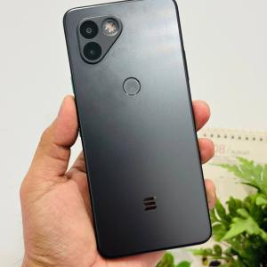 Solana Saga Phone (12GB/512GB)